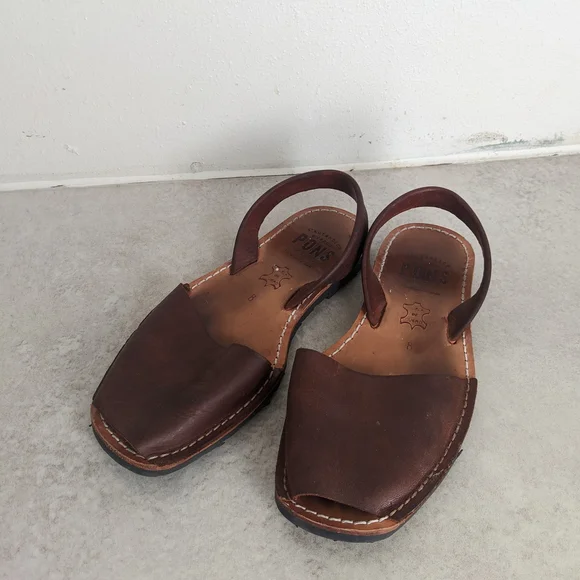 Pons Avarcas (Dyed Brown) - Picture 1 of 3